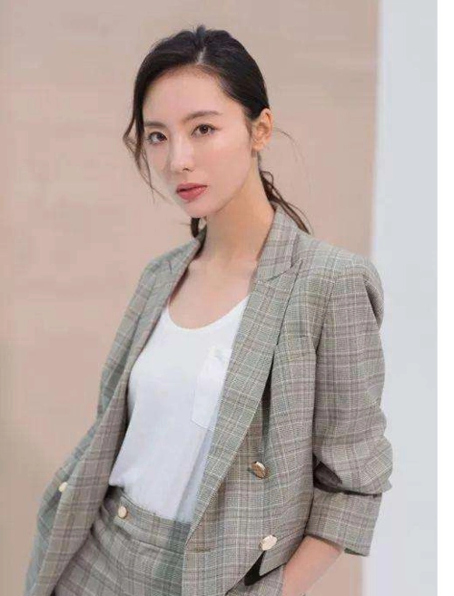 官宣喜讯|六福典雅珠宝成功签约影视明星 陶珞依为品牌形象大使