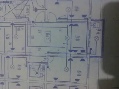 水电图纸上照明线为啥是四根线