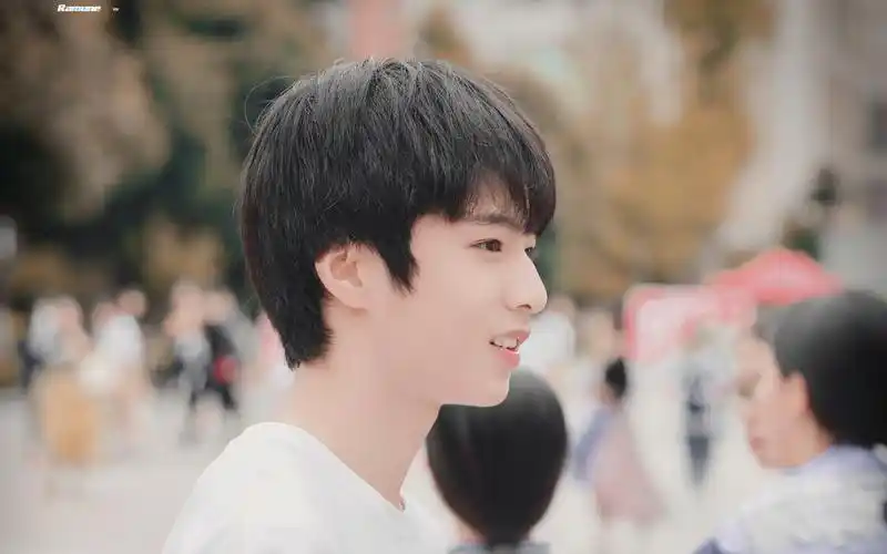 鲁能巴蜀中学毕业典礼校草大秀舞技好帅啊