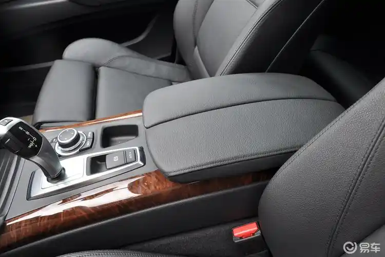 【宝马x62013款xdrive35i 美规版前排中央扶手箱汽车图片-汽车图片