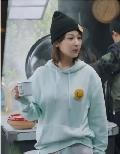 lz原创  杨紫明星同款设计感百搭休闲连帽卫衣搭配撞色拼接运动裤