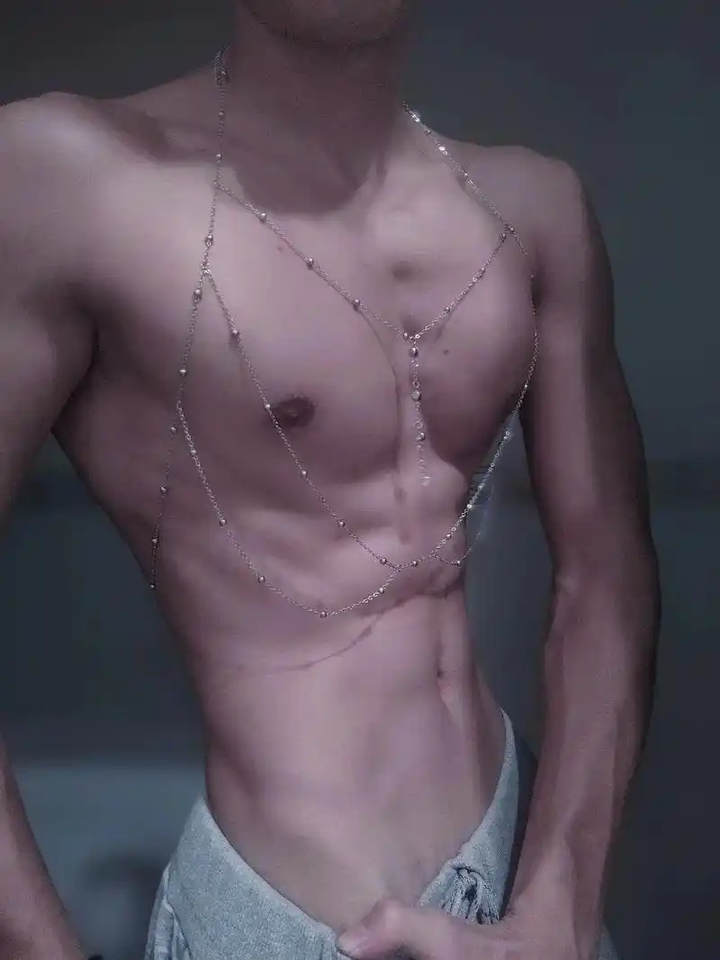 你们国庆搭子哪里找的#腹肌 #禁欲系 #胸肌 #不露脸系列  - 抖音