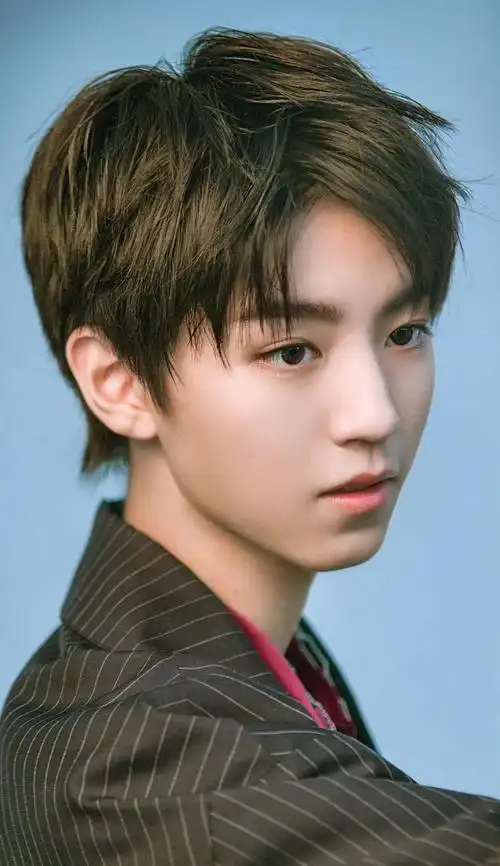 240202 王俊凯的眼尾缺口:一道独特的印记,增添传情的魅力