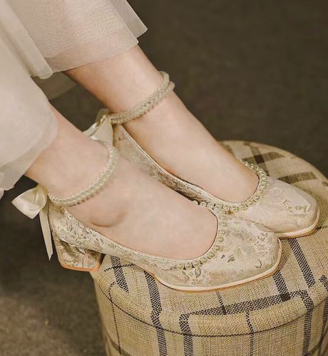 清丝坊穿旗袍搭配的鞋子中跟新中式民国风百搭春季高单鞋高鞋 米白色