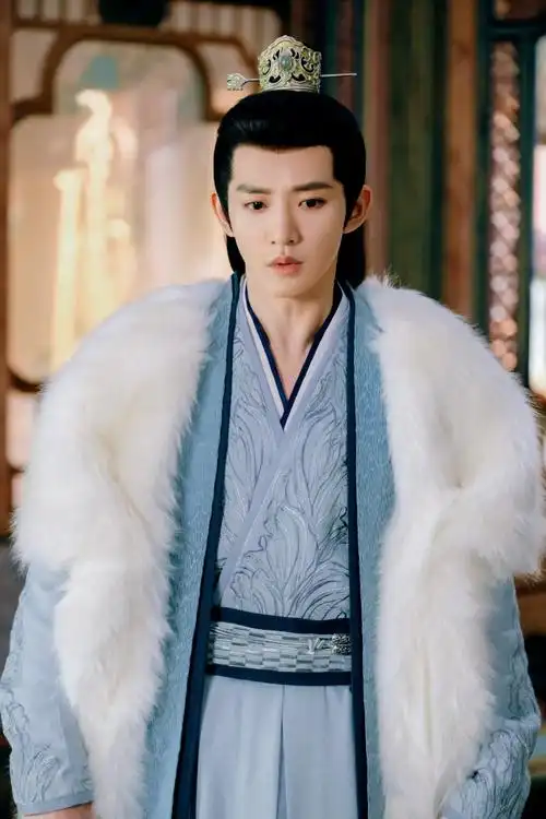 邓为超话丨#邓为涂山璟#新剧照送达,展开一片静雅的蔚蓝@邓为d#长相思