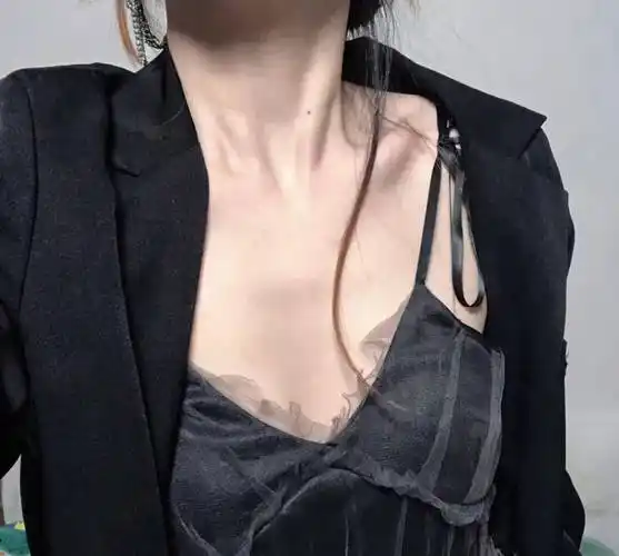 女生的锁骨到底有多迷人