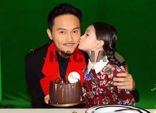 拍摄当天临近张智霖生日,广告商秘制生日惊喜为张智霖预祝生日 ,更找