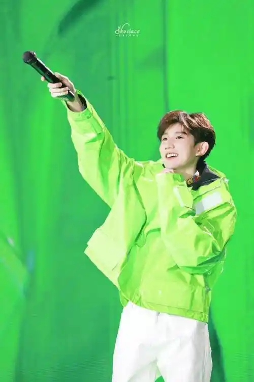 王源超话#王源2022时和岁暖#小绿衣合集"小绿衣就是我!"@tfboys-王源