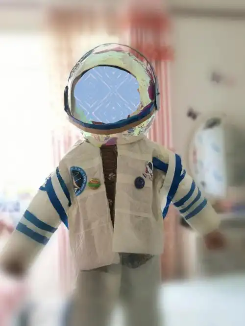 宇航员太空服制作