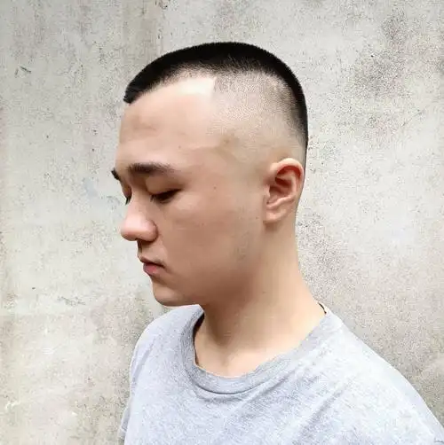 男人"寸头"怎么剪好看?尽量避免3个坑,你的发型更阳刚帅气