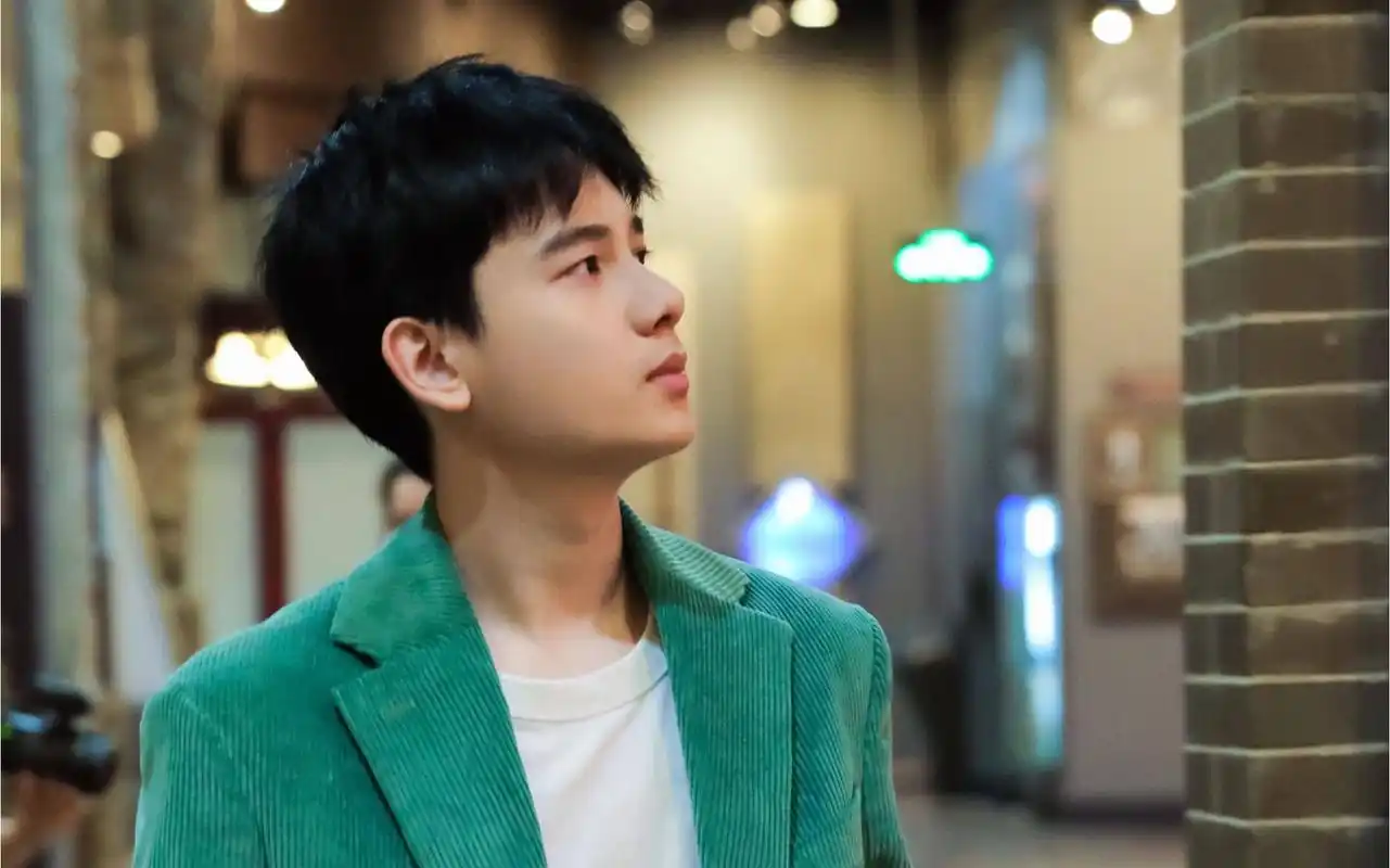 胡先煦西装合集2谁再说我们家小猪包超级奶明明超a