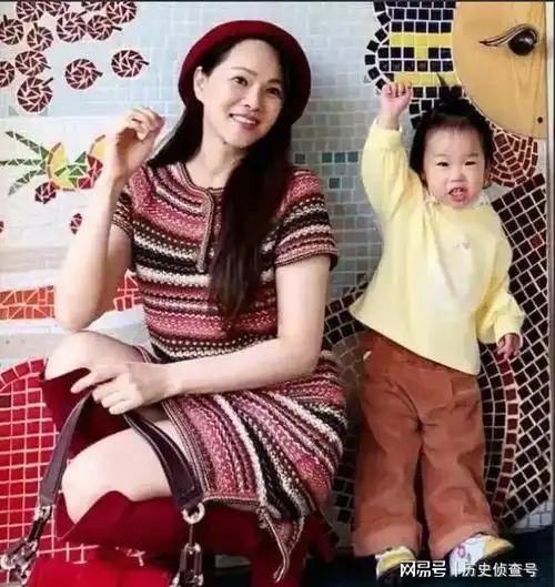 秦昊在外地拍戏,休息时和伊能静视频聊天|张宇|庾澄庆|张杰谢娜_网易