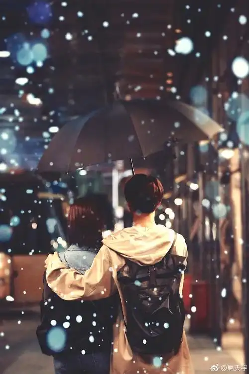 马天宇晒两人背影照为杨紫庆生小猴子生日快乐