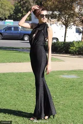 组图:布兰卡·布兰科凹造型拍写真 清纯甜美性感妩媚切换自如