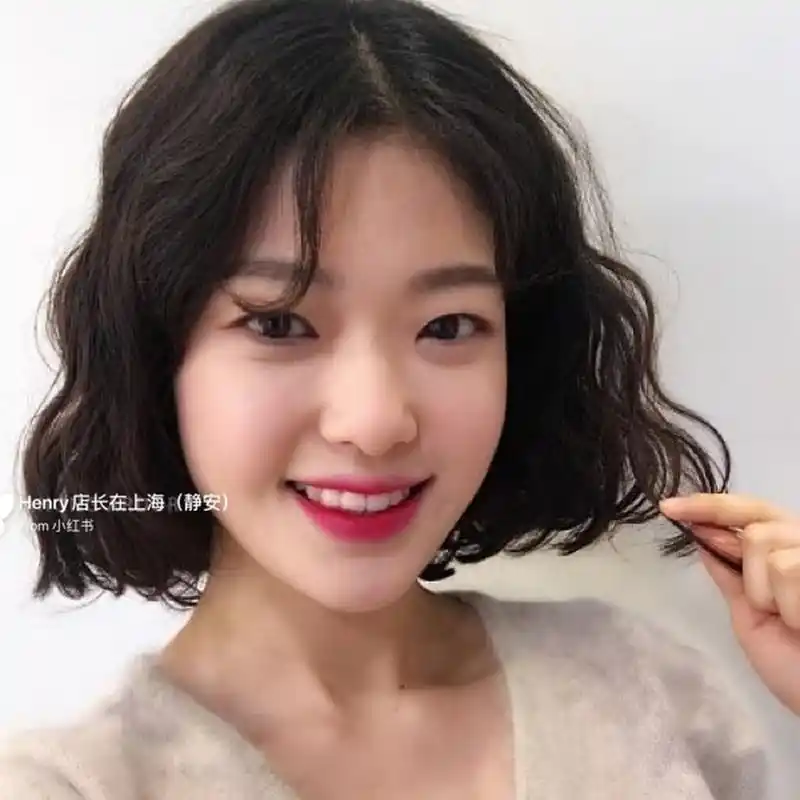 网红达人都爱的蛋卷头 短发烫发 上海烫发 时尚是一个轮回,前几年从