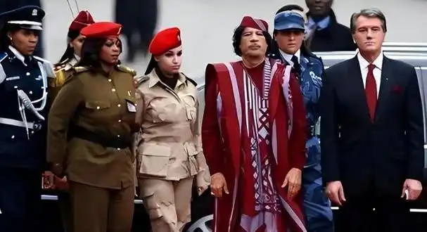 "中东疯狗"卡扎菲多嚣张?联大会议怒喷五常,甚至要买中国核弹