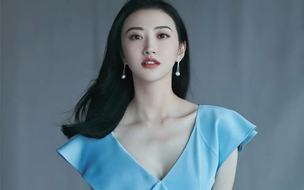 景甜淡蓝色长裙性感图片桌面壁纸