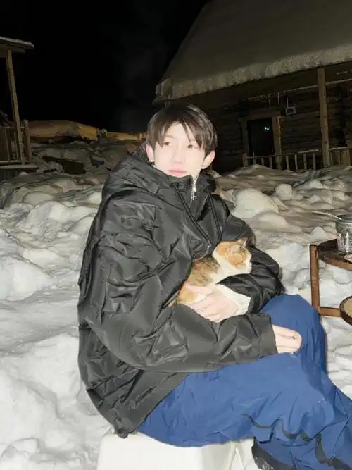 王源2024龙行绛气