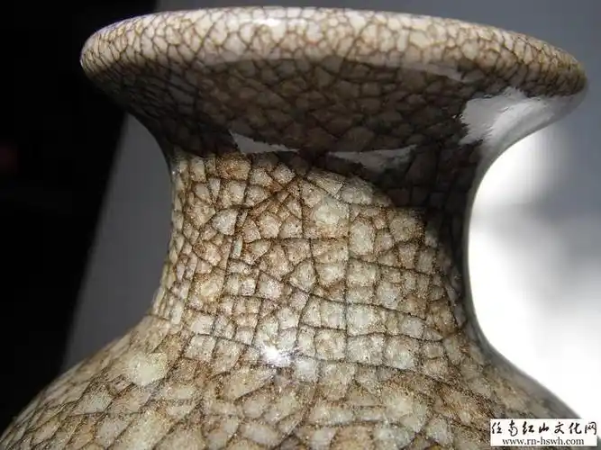 罕见宋哥窑玻璃釉观音瓶高197厘米