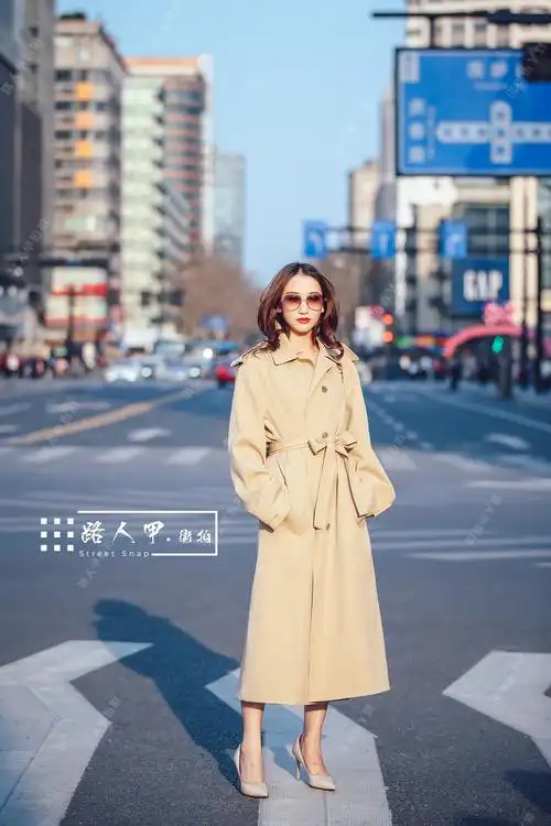 「街拍回顾」风衣高跟鞋的气质范儿～|#日常穿搭##时尚街拍# #女生穿