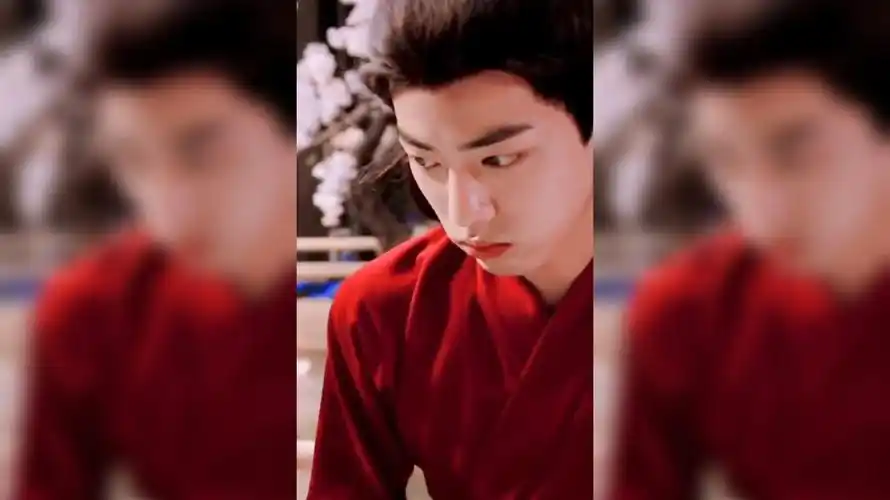 肖战在片场一边清唱一边抠鼻子,粉丝:适合反复观看!