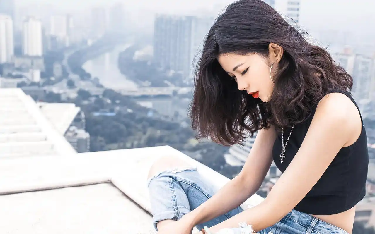 性感成熟美女写真高清电脑桌面壁纸下载高清大图预览1920x1200_美女壁