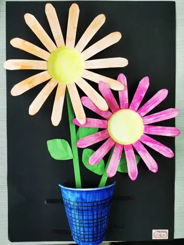 西宁市第二十一中学开展"变废为宝","创意无限"为主题的手工比赛活动.