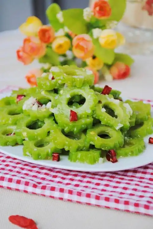 凉拌苦瓜的做法,凉拌苦瓜怎么做好吃,凉拌苦瓜的家常做法 - 京细菜谱