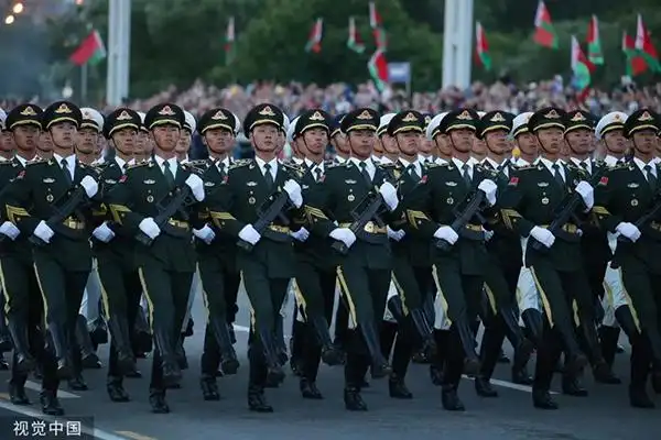 中国人民解放军建军92周年:致敬中国军人!