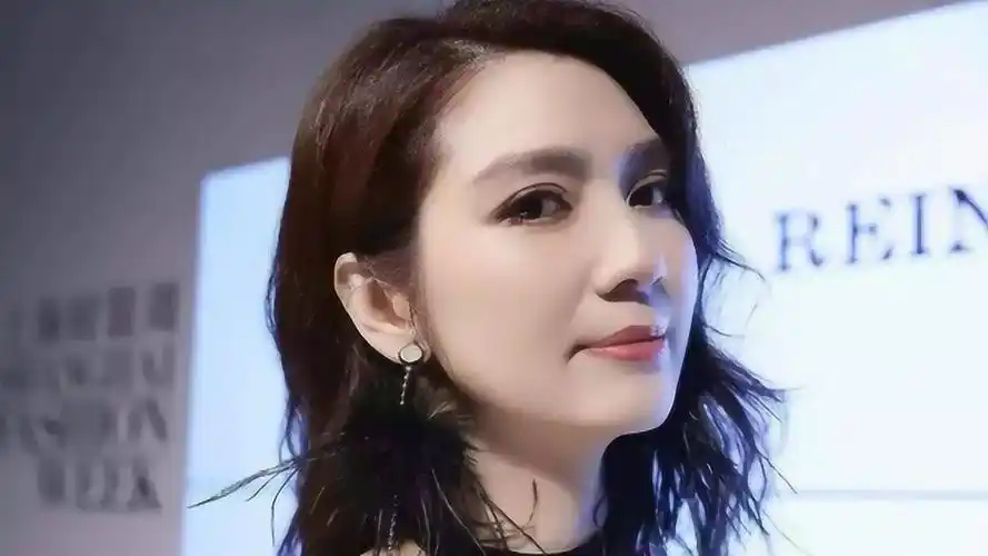 洪欣年轻时有多美被称为豆腐西施连李嘉欣都心生嫉妒