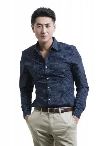 东方人,成年人,一个人,竖图,留白,正面,衬衫,时尚,信心,北京,中国