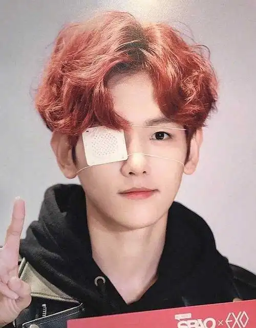 2019-03-30 20:07:28   放出我的珍藏图 边伯贤真的好适合眼罩 回应赞