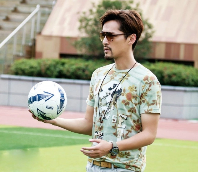 《旋风十一人》胡歌的五个经典造型,唯独图五才让裴朵动了心!