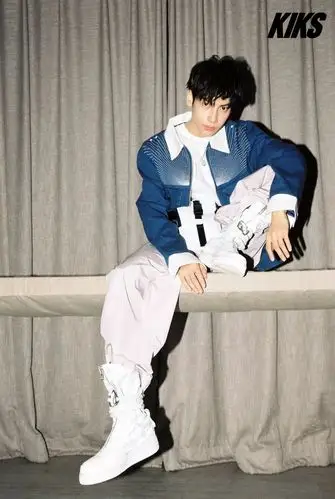 罗云熙为 kiks 拍摄造型大片