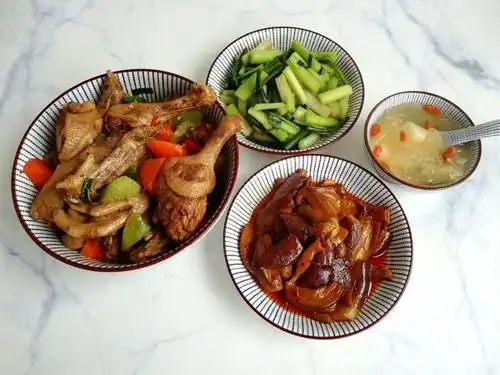 周末老公亲自下厨,做了3菜1汤,朋友圈一晒都说:难怪你嫁那么远