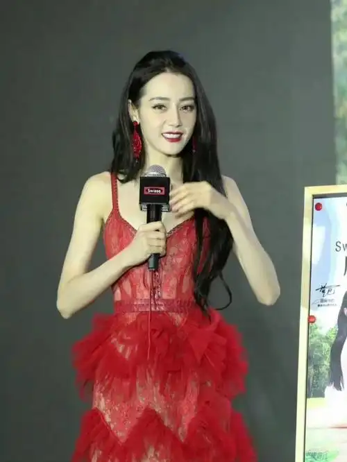 迪丽热巴生图