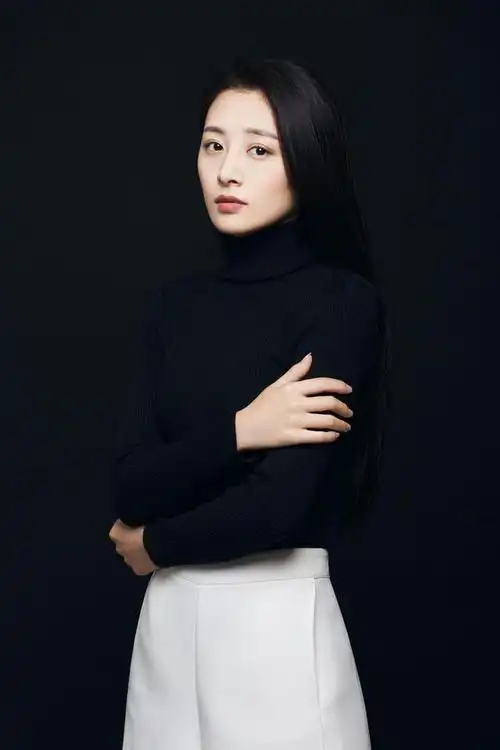 《超时空大玩家》王之一初恋脸清纯无比,张艺上"舒羞"颜值巅峰