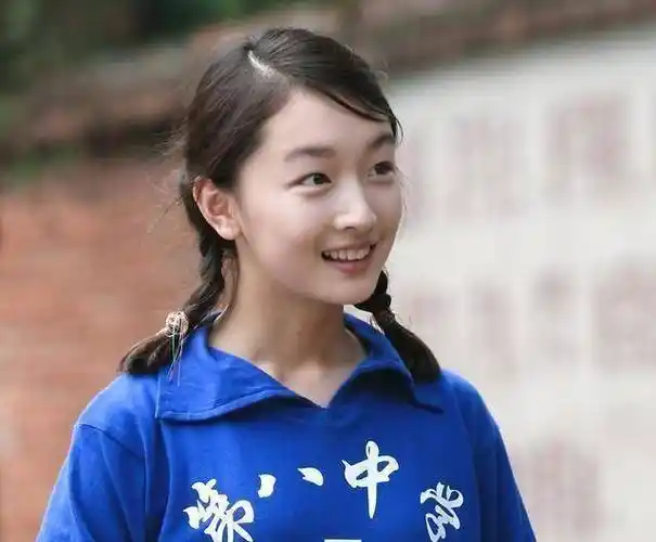 原创原创28岁周冬雨成为最年轻的双料影后比起易烊千玺她赢在了哪里