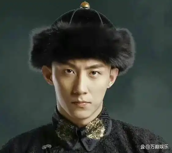 服兵役的男人黄景瑜娱乐圈有另一条路叫以退为进