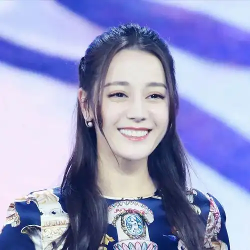 迪丽热巴/爱豆头像/自截滤/拿图评论/欢迎关注收藏/by诗洛落 小落头像