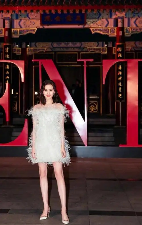刘诗诗气质真是美若天仙精致脸庞太惊艳了网友美到犯规