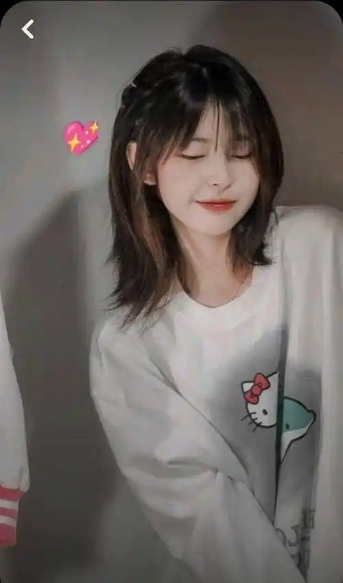 最适合15岁左右圆脸女生的发型,这8款造型都很好,百搭又时尚又个性