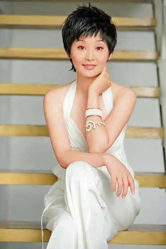 徐帆年轻旧照徐帆写真身材图