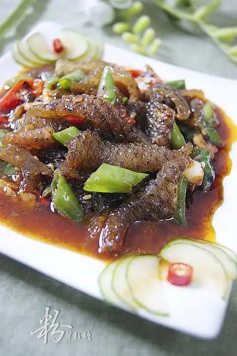 菜谱 海鲜 正文 主料: 鱼皮500克 湖南椒30克 指