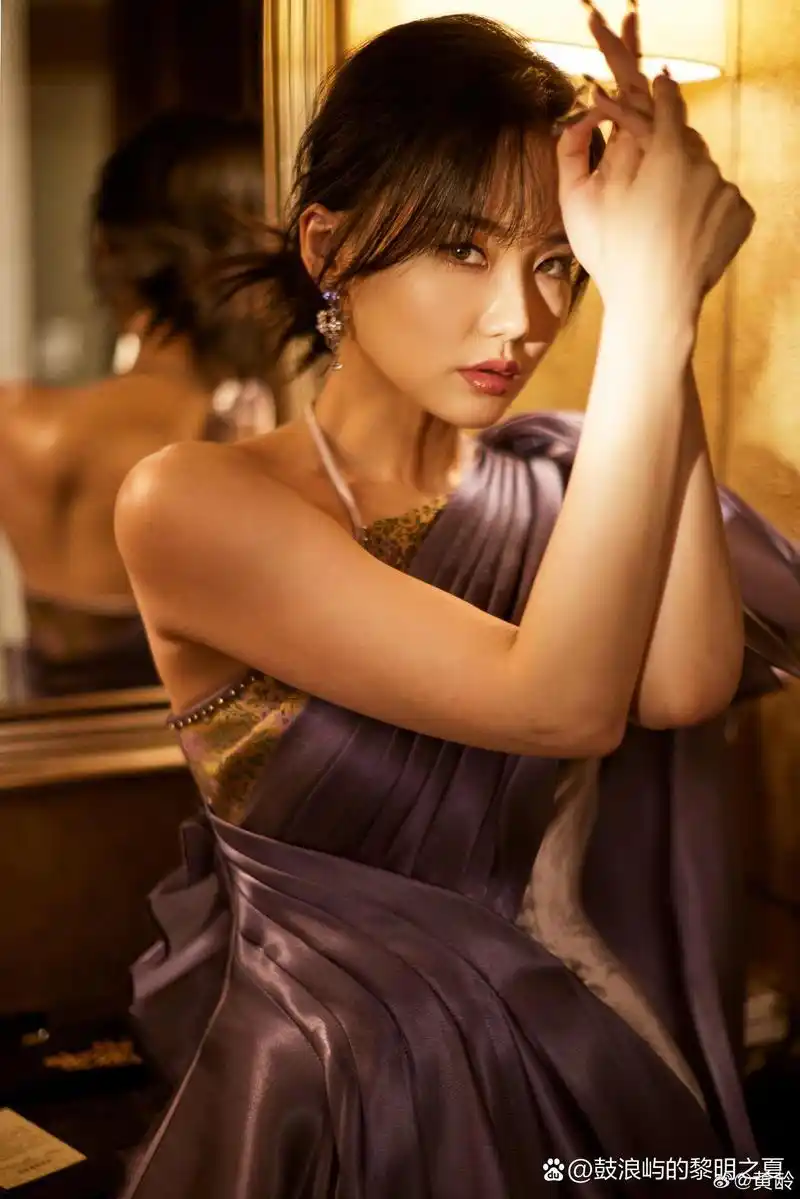 歌手,演员     黄龄