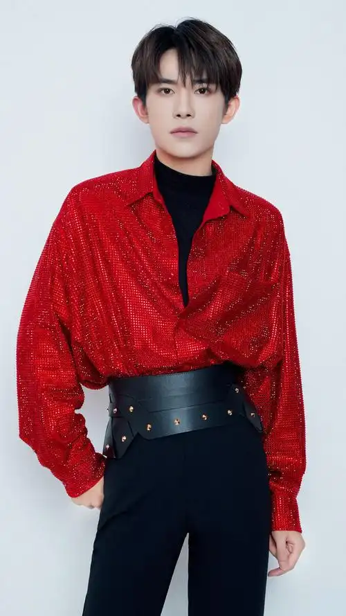 易烊千玺☆红色系 - 糖果不甜zz - 图虫