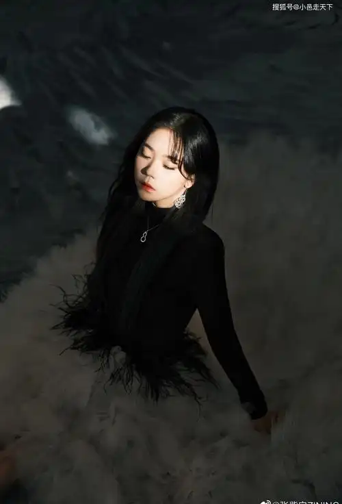 张紫宁优雅时尚写真