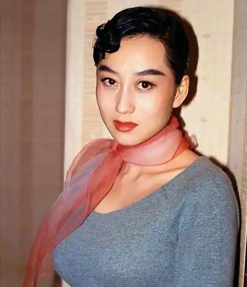 "倾国倾城"利智:赌王被其魅力折服,利智年轻时有多惊艳?