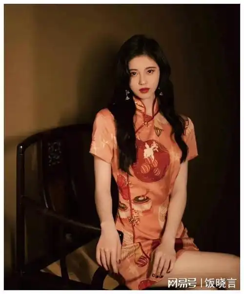 鞠婧祎旗袍造型太古典美了这的漂亮果然什么风格都能驾驭