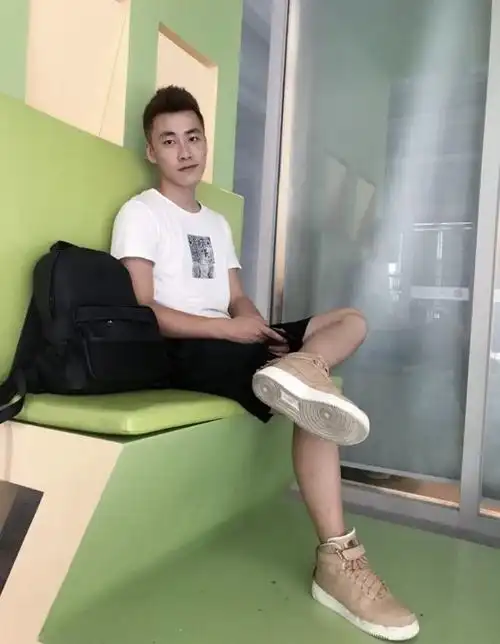 深夜男朋友的照片 - 微相册